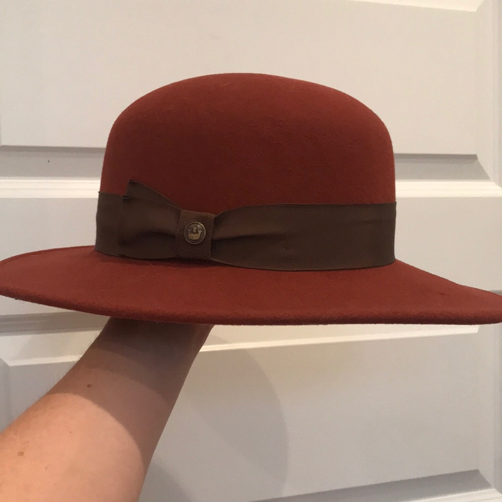 Goorin Bro’s women’s medium, burnt orange hat